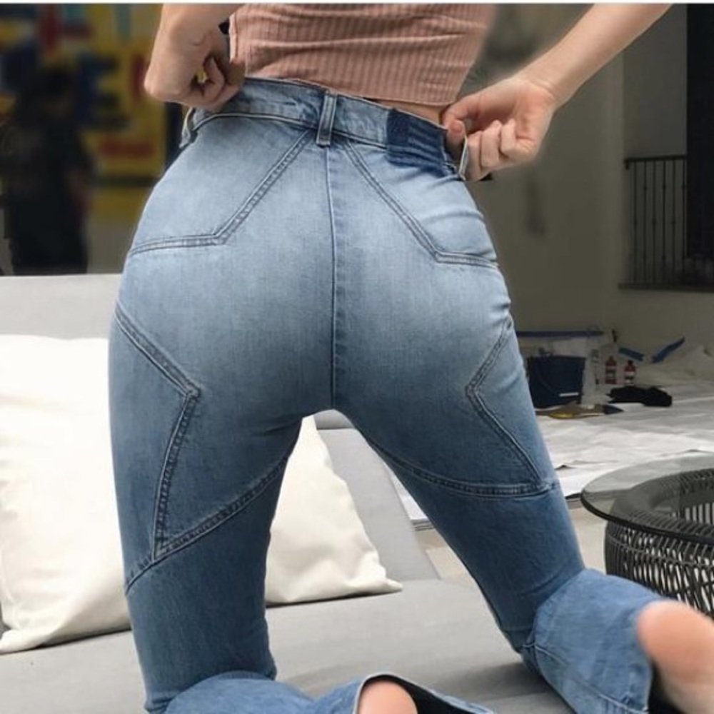 KENDALL JENNER Revice Denim